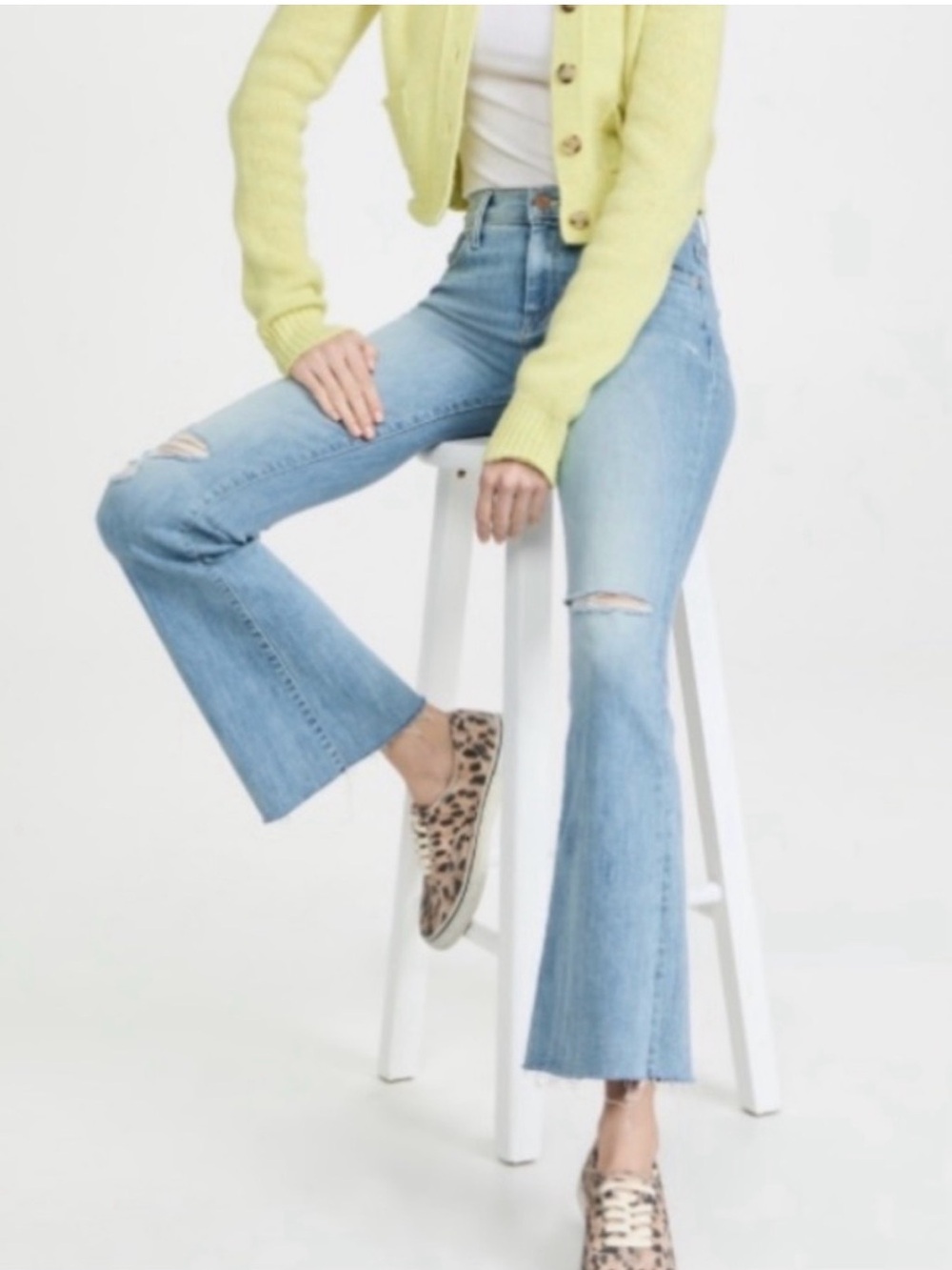 Mother The Weekender Fray Flare Jeans in Dreamer 30